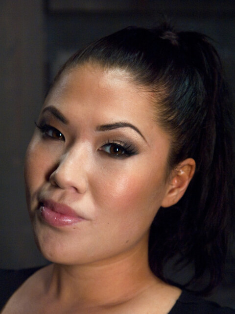London Keyes Bares Big Ass In Lace Stockings And Heels 3