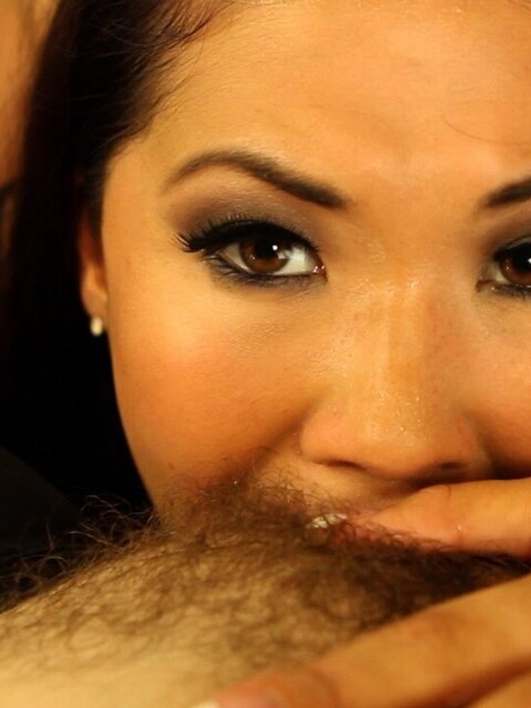 London Keyes In Pink Lace And Thigh Highs Sucking Cock 12