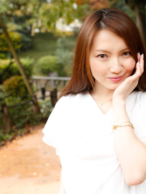 Hitomi Hayama Takes Two Cocks And A Dripping Creampie 2