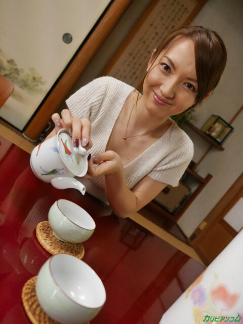 Hitomi Hayama Drops Her Kimono For A Creampie At The Ryokan 3