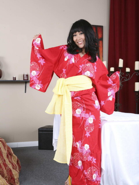 Yuki Mori Drops The Red Kimono For A Hard Massage Fuck