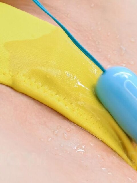 Arisa Nakano In Yellow Bikini Squirting From Toy Play 5