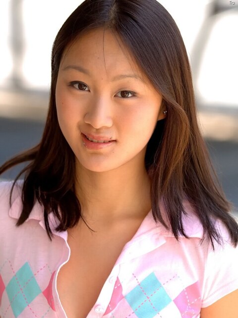 Outdoor Upskirt Flash And Tits Out With Evelyn Lin 7