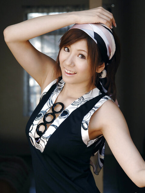 Street Tease To Full Nude Strip With Yuma Asami 5