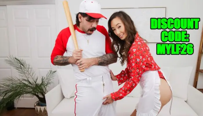 Sneaky Fence Blowjob And Hard Ride With Christy Love