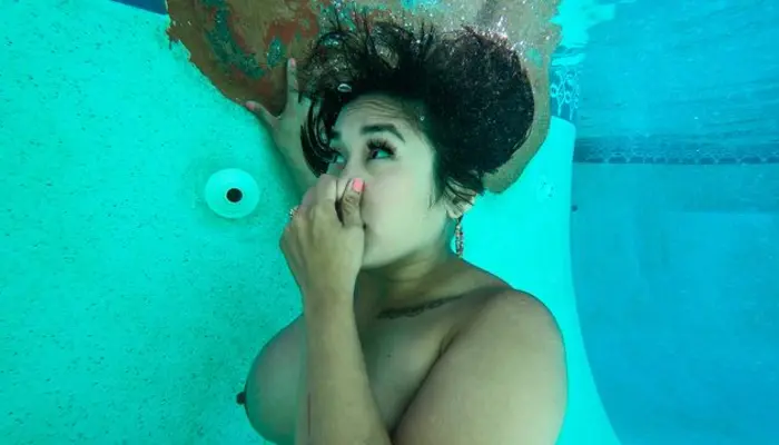 Poolside Anal Pounding Ends With A Facial On Mia Li